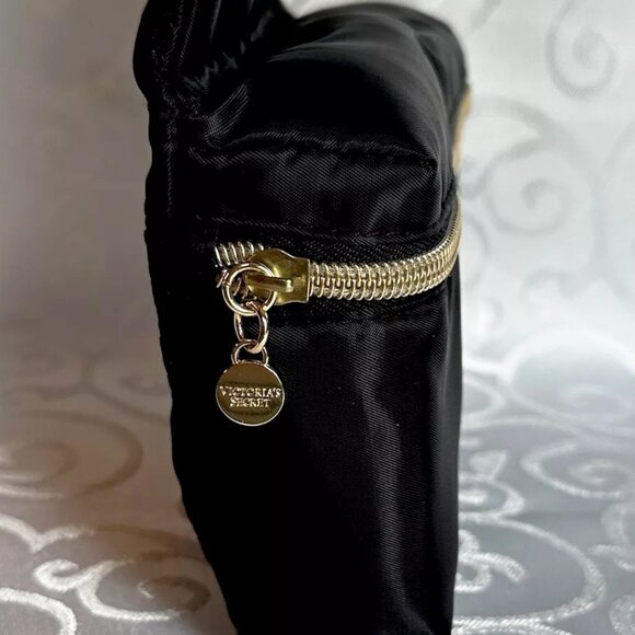 NWT Victoria's Secret Black Quilted Cosmetics Makeup Travel Bag rm 4 everything! - Picture 6 of 7